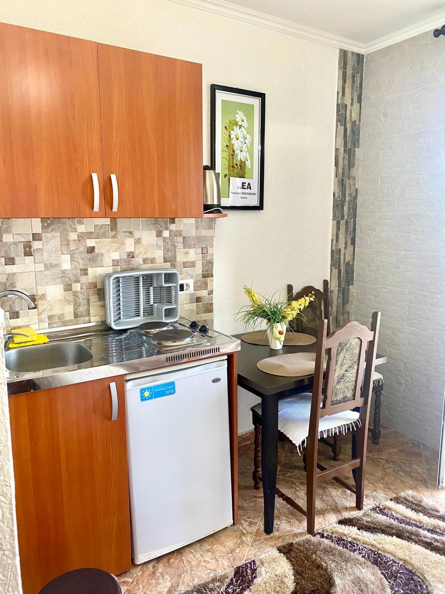 Apartments Zuto Улцинь Экстерьер фото